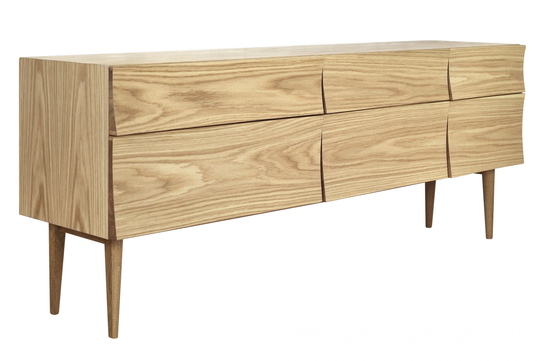 Muuto Reflect Sideboard Large aus hellem Holz mit vier Schubladen und schlanken Füßen.